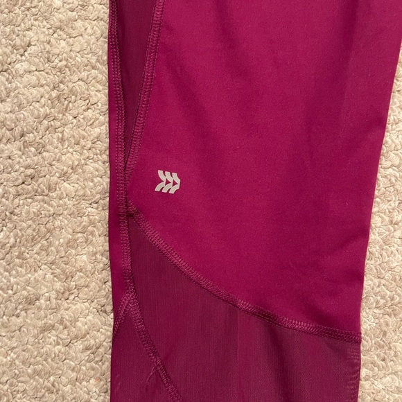 Dark pink all in motion leggings w/ mesh cutouts - Picture 4 of 5